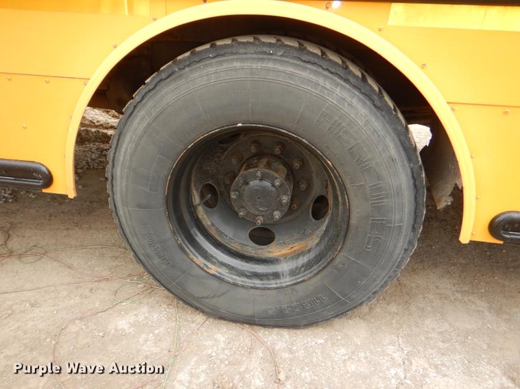 image for item DG0995 2006 Freightliner B2 Thomas school bus