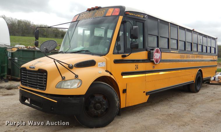image for item DG0996 2006 Freightliner B2 Thomas school bus