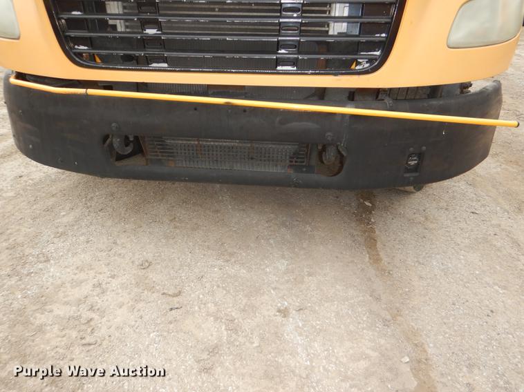 image for item DG0996 2006 Freightliner B2 Thomas school bus