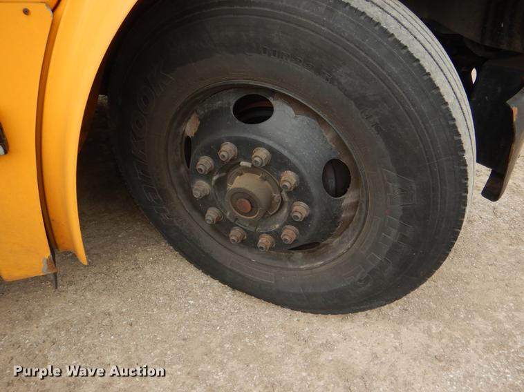 image for item DG0996 2006 Freightliner B2 Thomas school bus