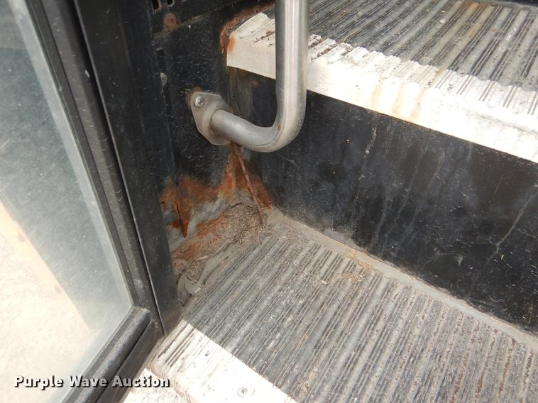 image for item DG0996 2006 Freightliner B2 Thomas school bus