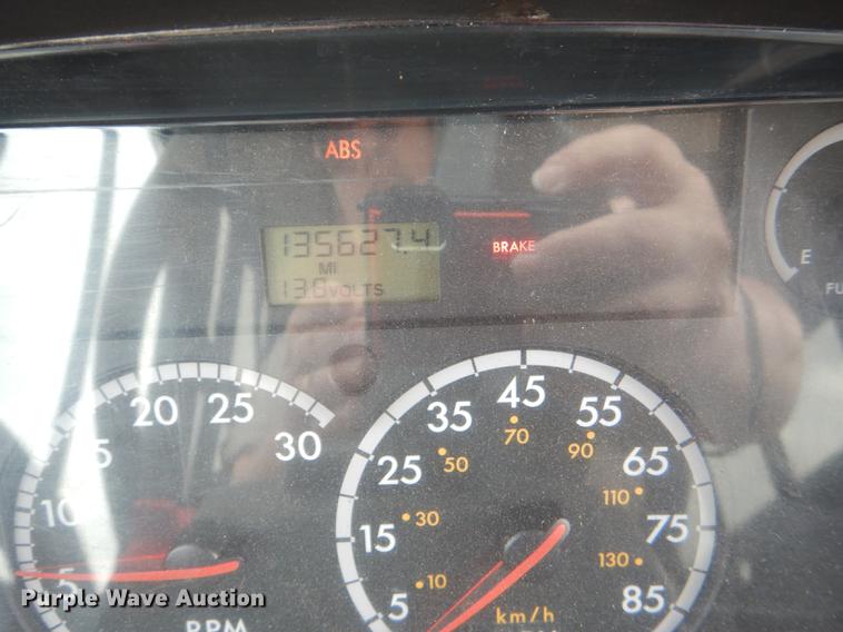 image for item DG0996 2006 Freightliner B2 Thomas school bus