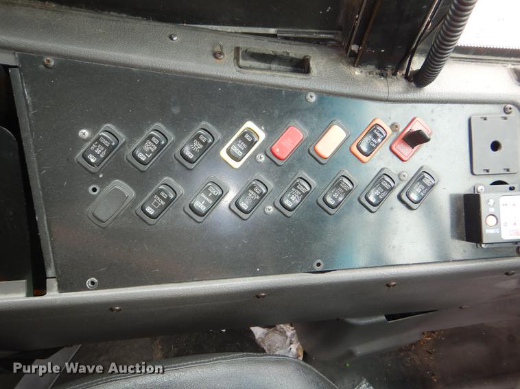 image for item DG0996 2006 Freightliner B2 Thomas school bus