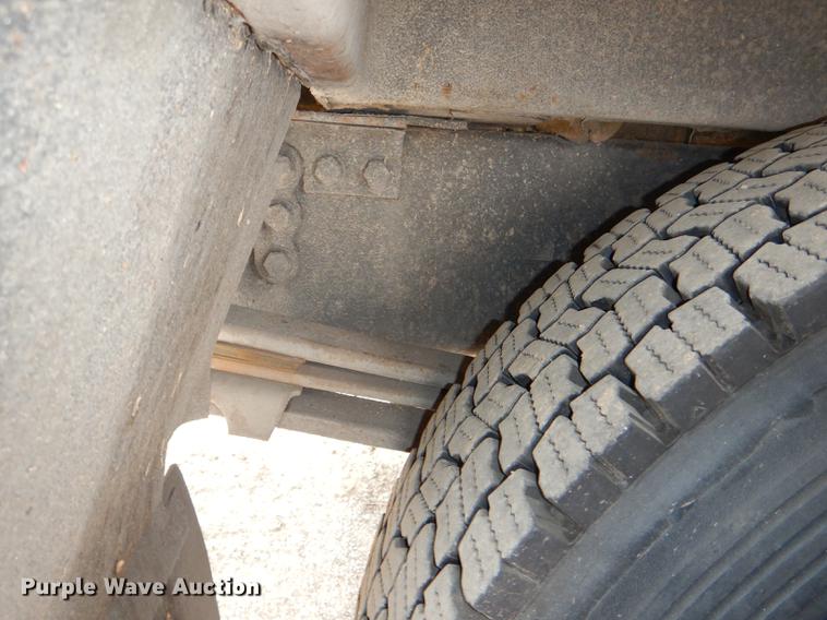 image for item DG0996 2006 Freightliner B2 Thomas school bus