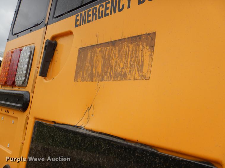 image for item DG0996 2006 Freightliner B2 Thomas school bus