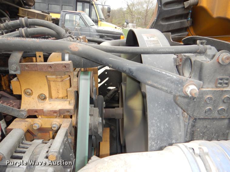 image for item DG0996 2006 Freightliner B2 Thomas school bus