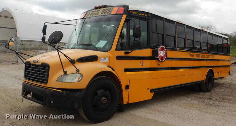 image for item DG0997 2006 Freightliner B2 Thomas school bus