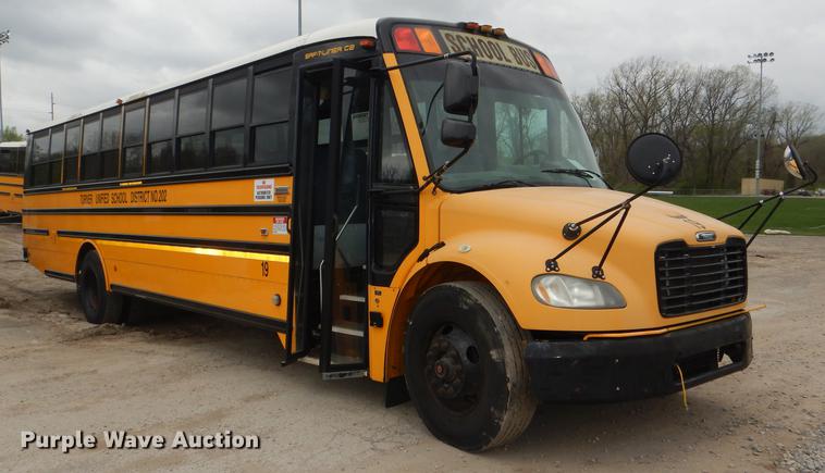 image for item DG0997 2006 Freightliner B2 Thomas school bus
