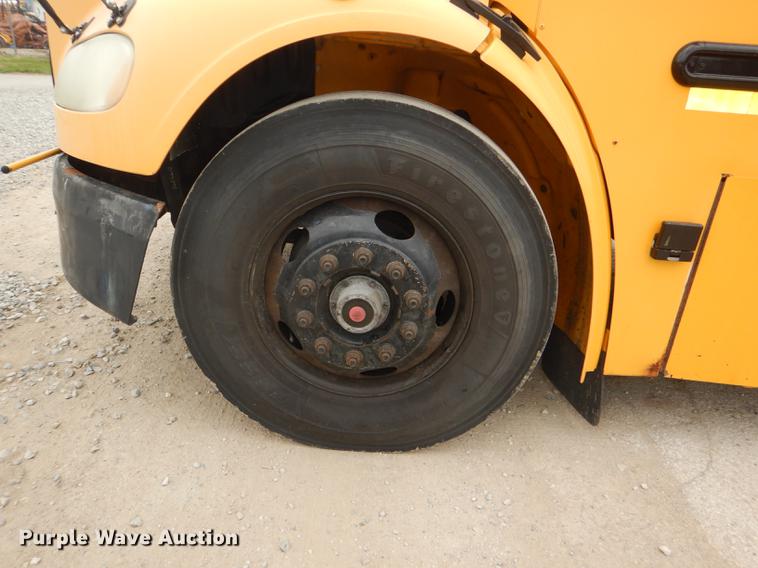 image for item DG0997 2006 Freightliner B2 Thomas school bus