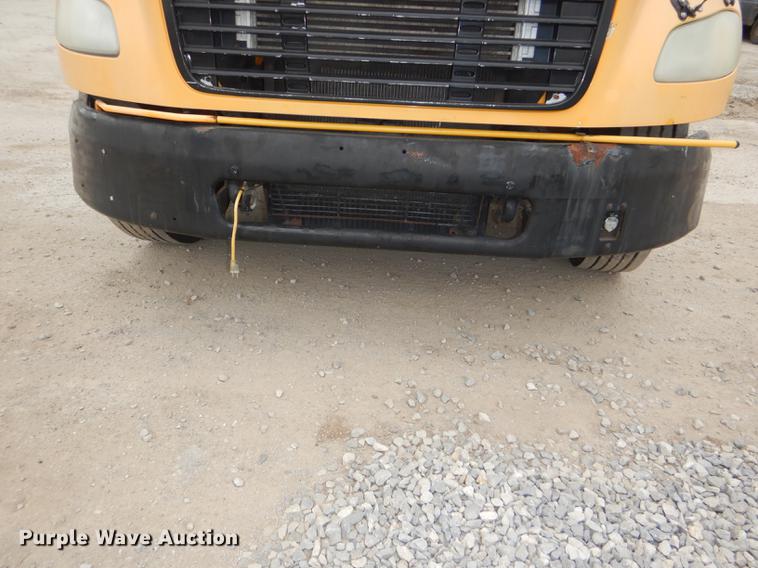 image for item DG0997 2006 Freightliner B2 Thomas school bus