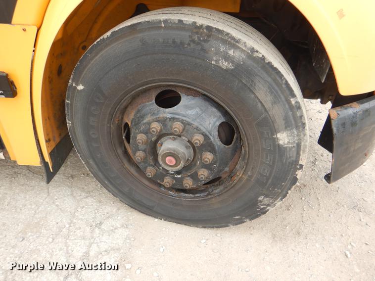 image for item DG0997 2006 Freightliner B2 Thomas school bus