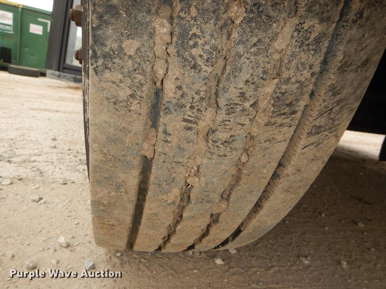 image for item DG0997 2006 Freightliner B2 Thomas school bus