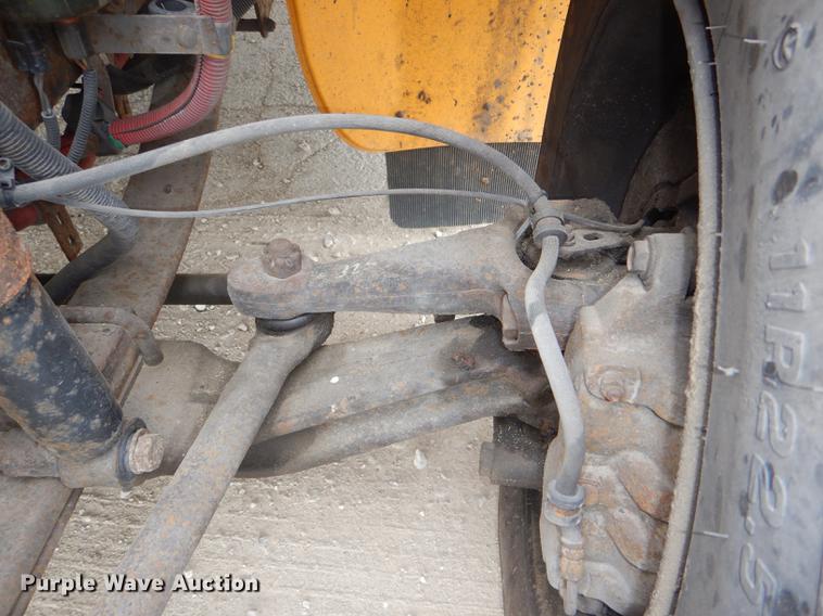 image for item DG0997 2006 Freightliner B2 Thomas school bus