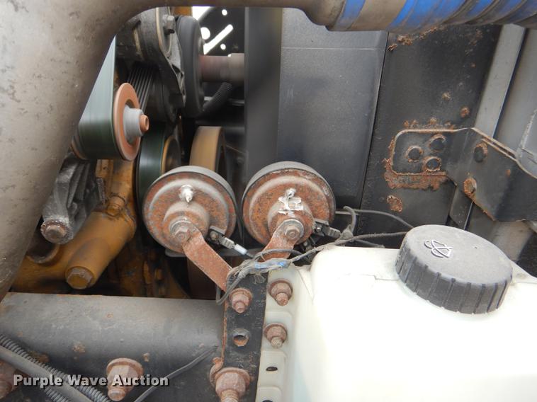 image for item DG0997 2006 Freightliner B2 Thomas school bus