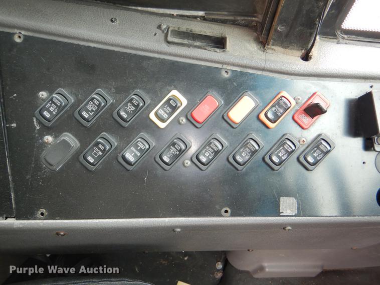 image for item DG0997 2006 Freightliner B2 Thomas school bus