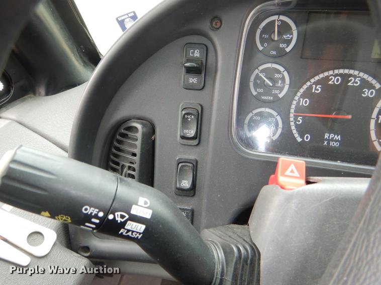 image for item DG0997 2006 Freightliner B2 Thomas school bus