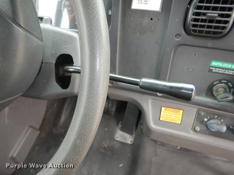 image for item DG0997 2006 Freightliner B2 Thomas school bus