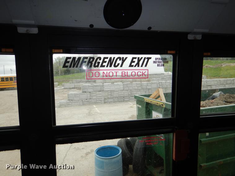 image for item DG0997 2006 Freightliner B2 Thomas school bus