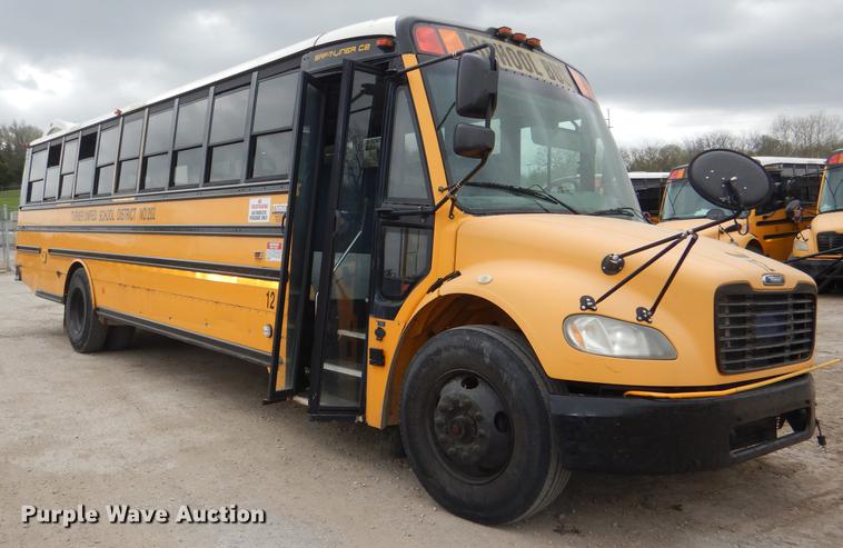 image for item DG0998 2006 Freightliner B2 Thomas school bus