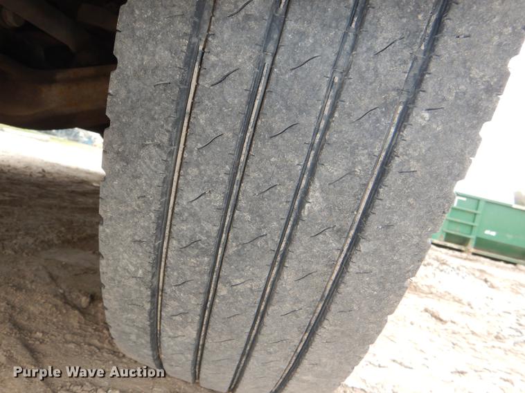 image for item DG0998 2006 Freightliner B2 Thomas school bus