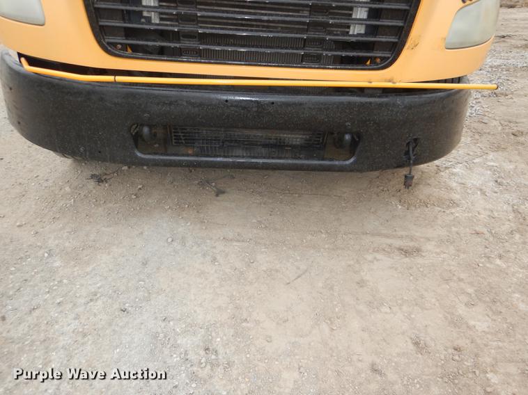 image for item DG0998 2006 Freightliner B2 Thomas school bus