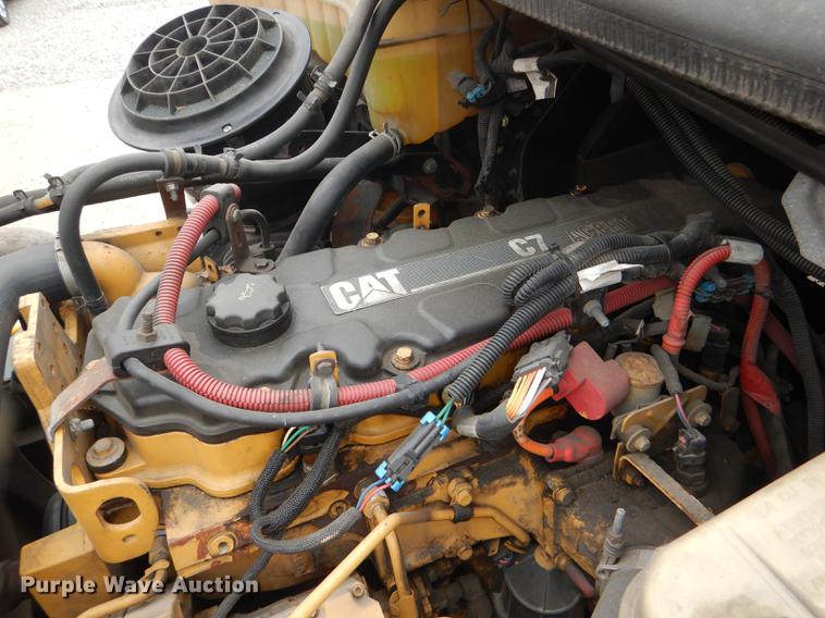 image for item DG0998 2006 Freightliner B2 Thomas school bus