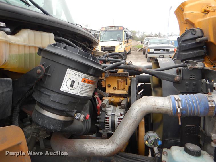 image for item DG0998 2006 Freightliner B2 Thomas school bus