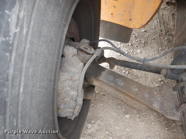 image for item DG0998 2006 Freightliner B2 Thomas school bus