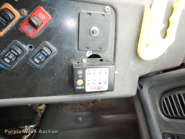 image for item DG0998 2006 Freightliner B2 Thomas school bus