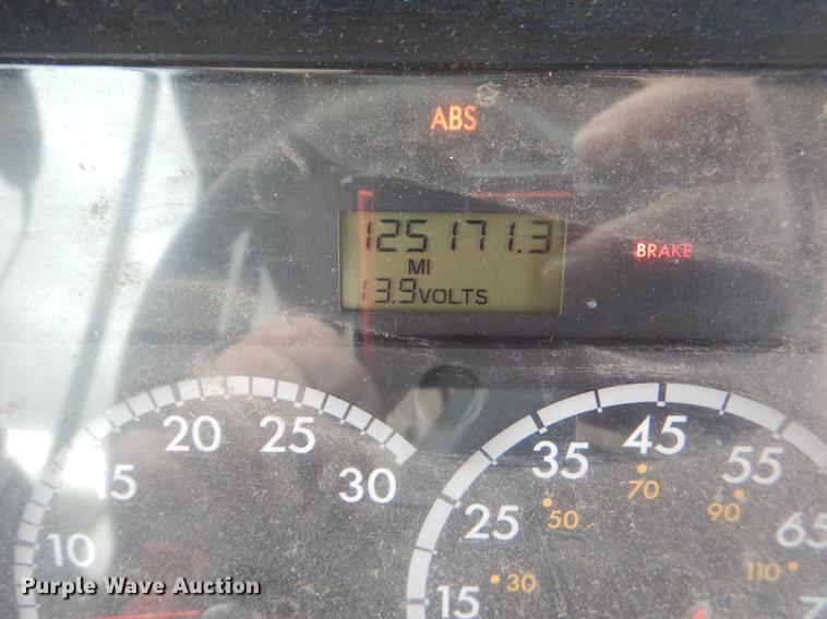 image for item DG0998 2006 Freightliner B2 Thomas school bus