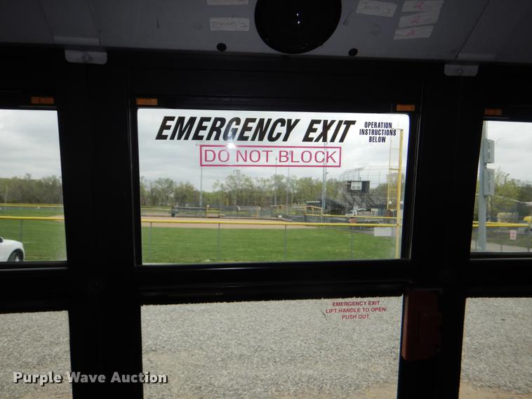 image for item DG0998 2006 Freightliner B2 Thomas school bus