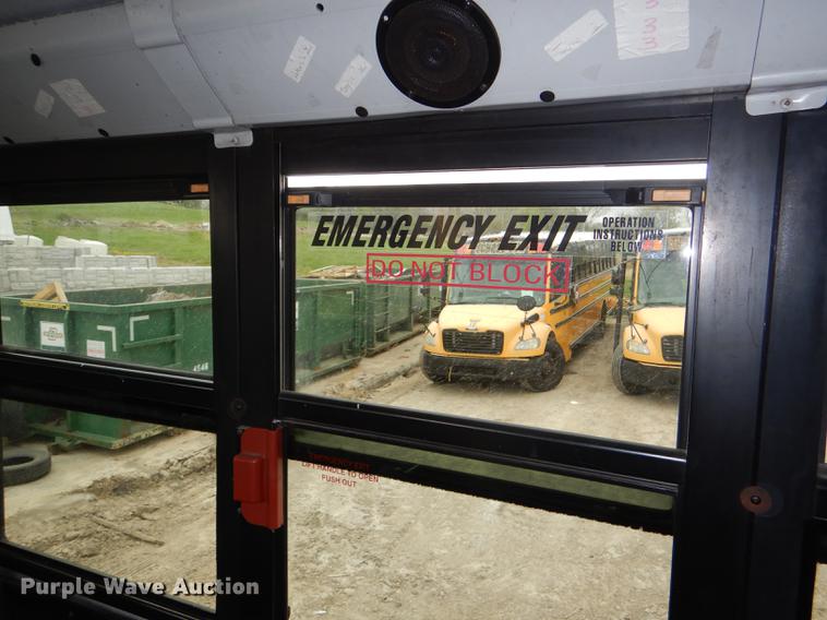 image for item DG0998 2006 Freightliner B2 Thomas school bus