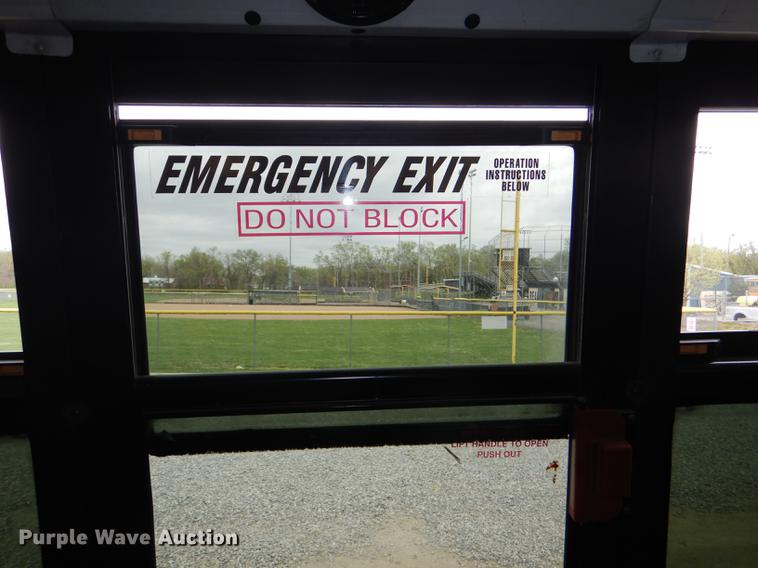 image for item DG0998 2006 Freightliner B2 Thomas school bus