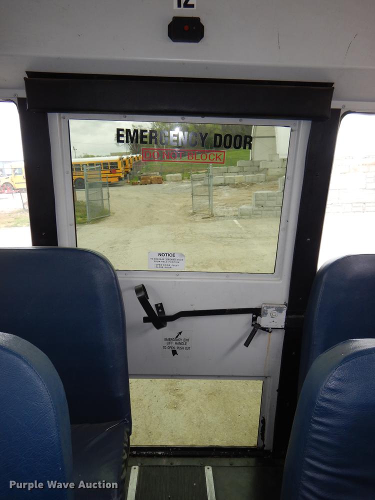 image for item DG0998 2006 Freightliner B2 Thomas school bus