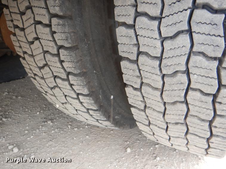 image for item DG0998 2006 Freightliner B2 Thomas school bus