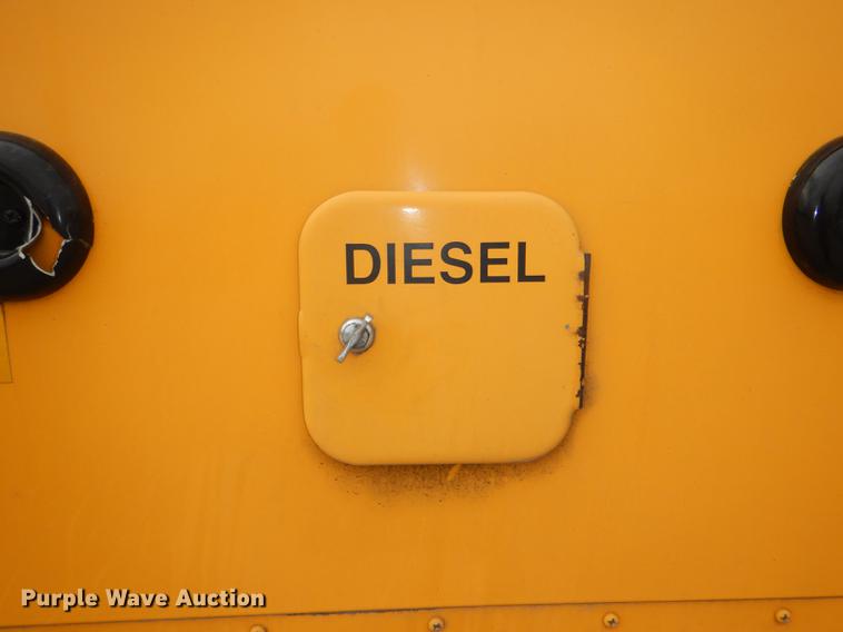 image for item DG0998 2006 Freightliner B2 Thomas school bus