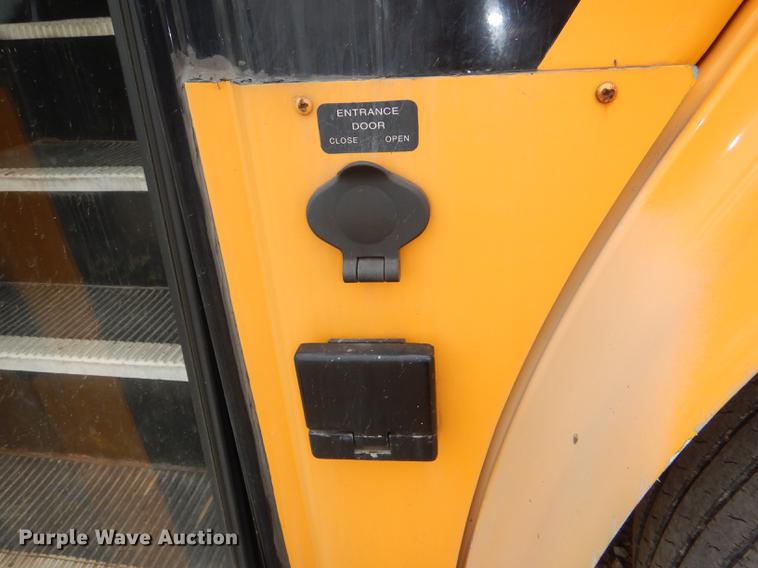 image for item DG0998 2006 Freightliner B2 Thomas school bus