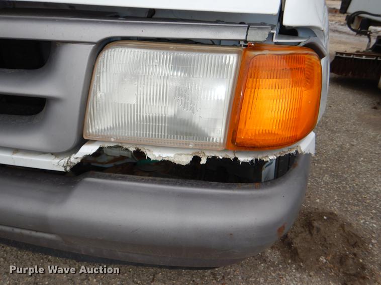 image for item DG1013 1997 Ford Ranger XL SuperCab pickup truck