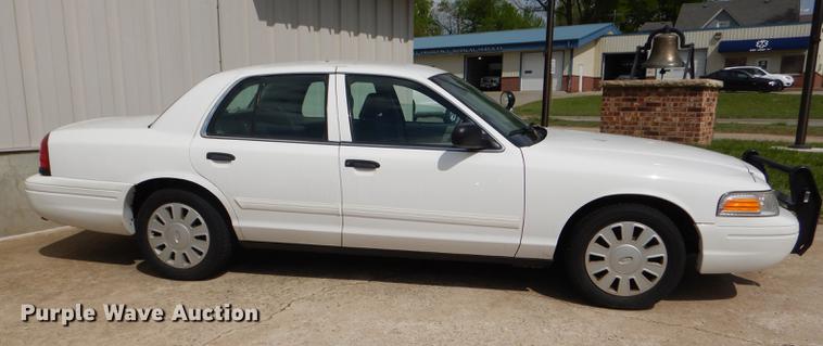 image for item DG1018 2009 Ford Crown Victoria Police Interceptor