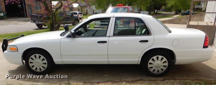 image for item DG1018 2009 Ford Crown Victoria Police Interceptor