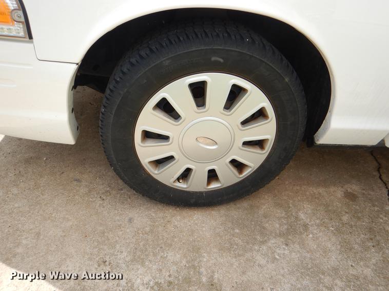 image for item DG1018 2009 Ford Crown Victoria Police Interceptor