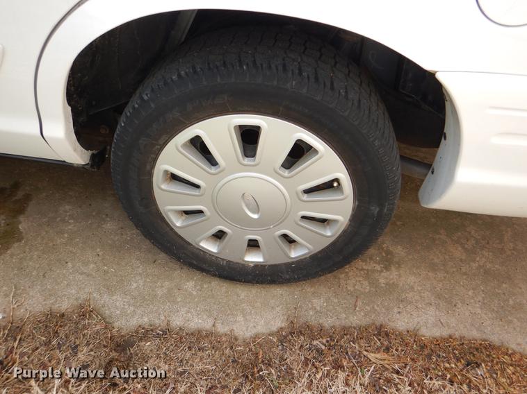 image for item DG1018 2009 Ford Crown Victoria Police Interceptor