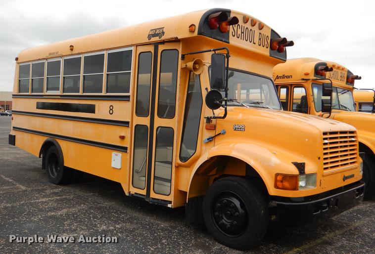 image for item DG1042 1998 International Mid Bus 3400 school bus
