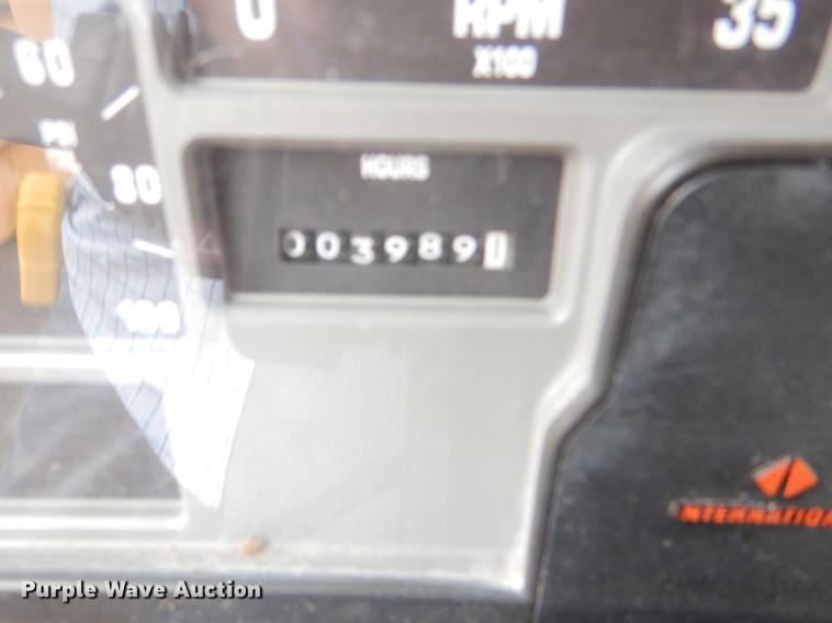 image for item DG1042 1998 International Mid Bus 3400 school bus