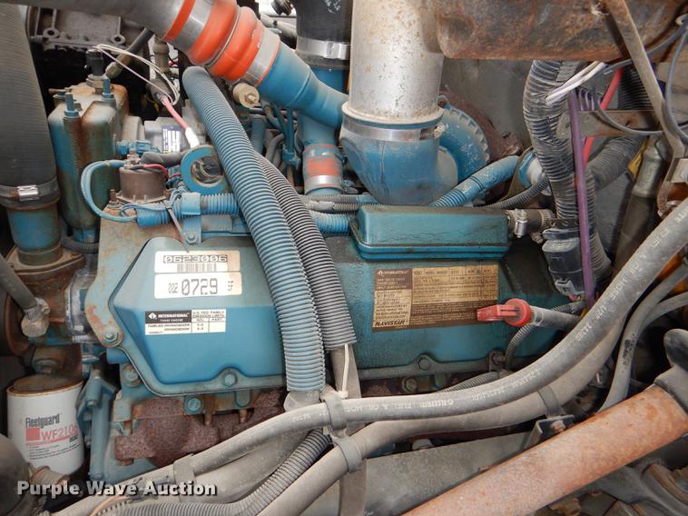 image for item DG1042 1998 International Mid Bus 3400 school bus