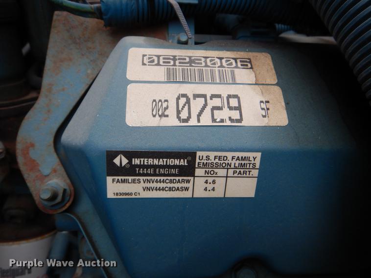 image for item DG1042 1998 International Mid Bus 3400 school bus