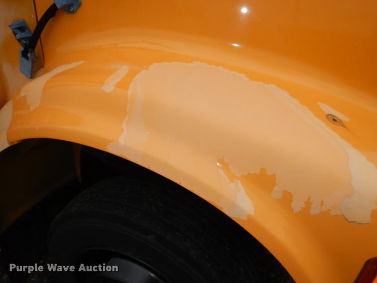 image for item DG1042 1998 International Mid Bus 3400 school bus