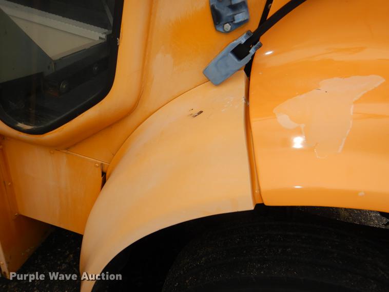 image for item DG1042 1998 International Mid Bus 3400 school bus