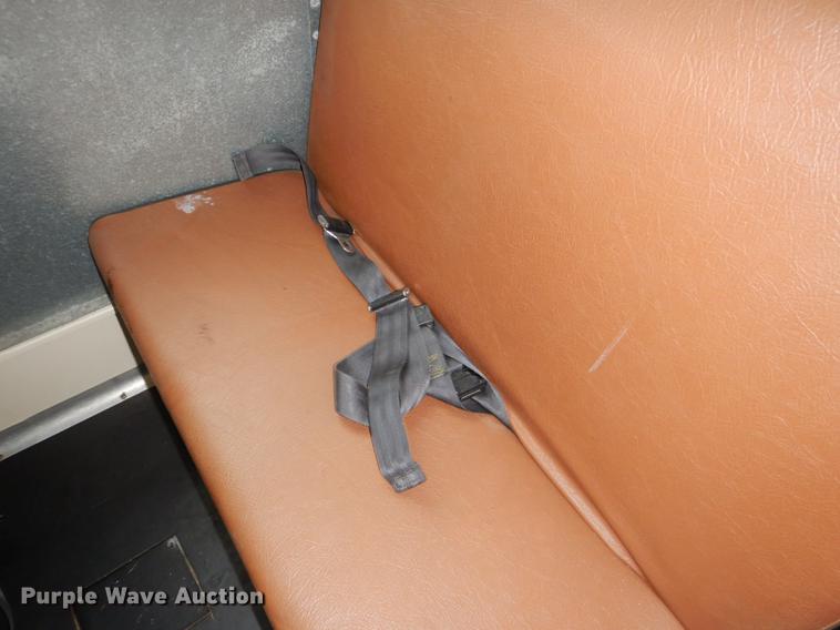 image for item DG1042 1998 International Mid Bus 3400 school bus