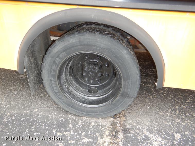 image for item DG1042 1998 International Mid Bus 3400 school bus